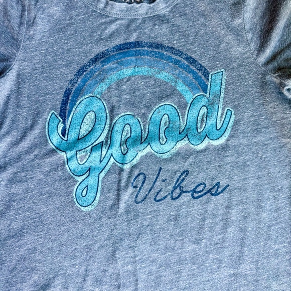 Chaser Graphic Tee “Good Vibes” Gray Blue Rainbow Print Size S - Picture 3 of 11